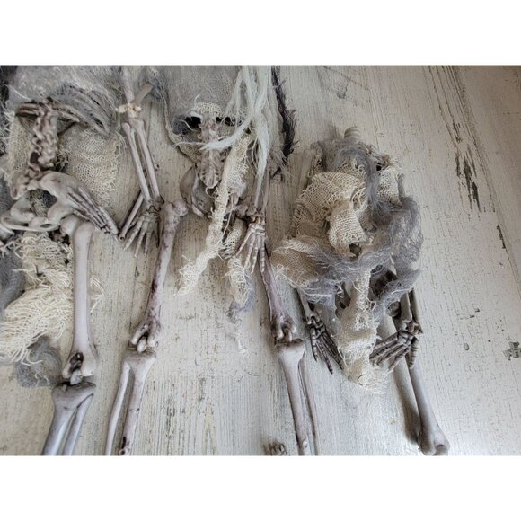 Skeleton‎ groom AS IS bride hanging Halloween prop decor set - Picture 9 of 9